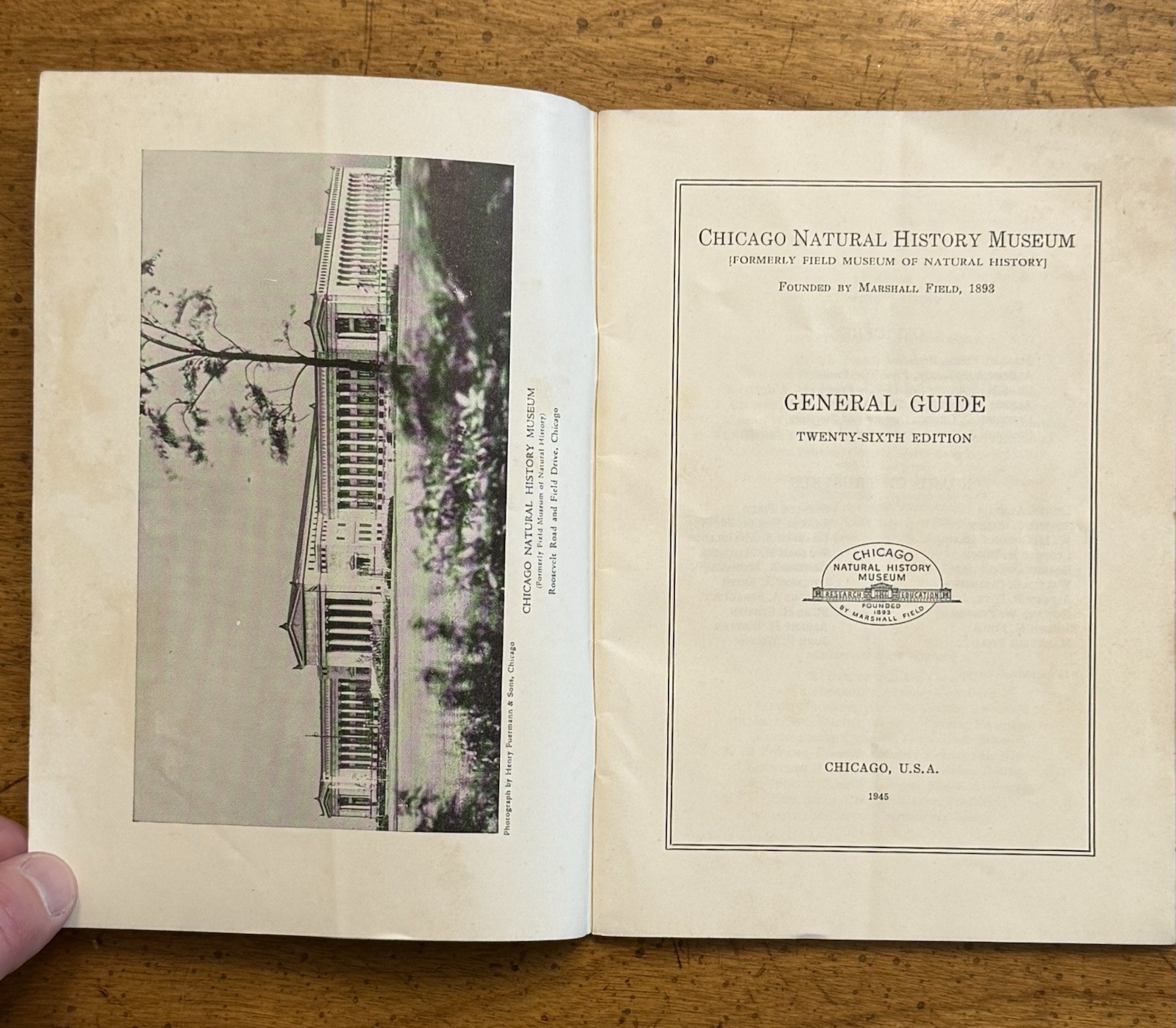 VINTAGE 1940s Chicago Natural History Museum General Guide