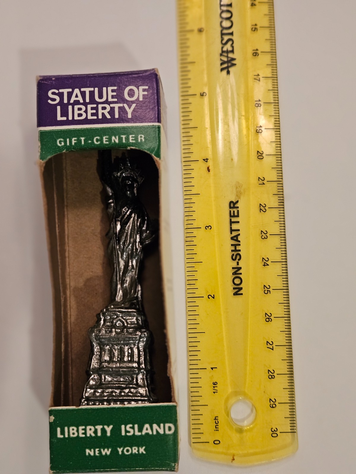 Vintage 4.5″ Metal Souvenir The Statue Of Liberty. Unbranded in Box