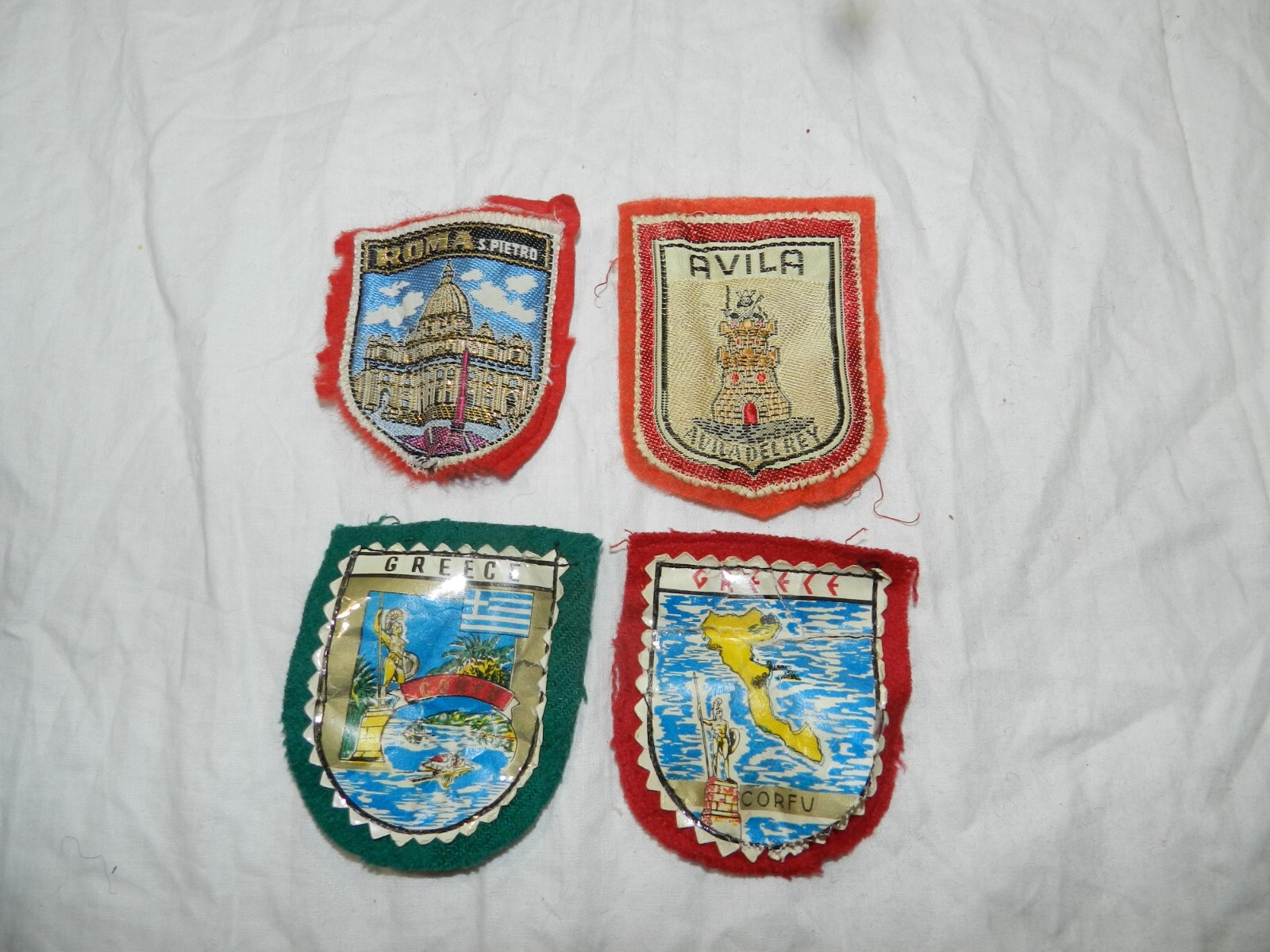 Lot 191 – Vintage lot of 4 Souvenir Patches – Greece and Spain