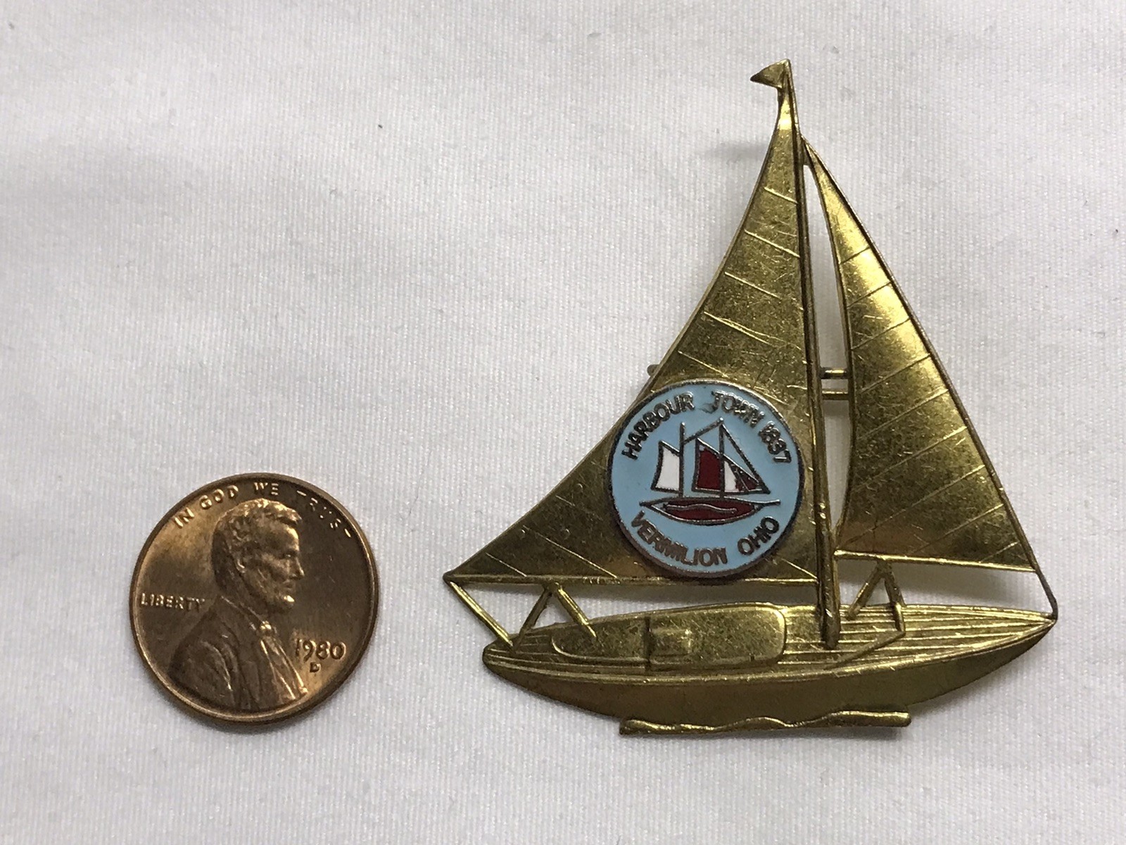 Vintage Vermilion Ohio Harbour Town 1837 Lake Erie Souvenir Sailboat Pin Brooch