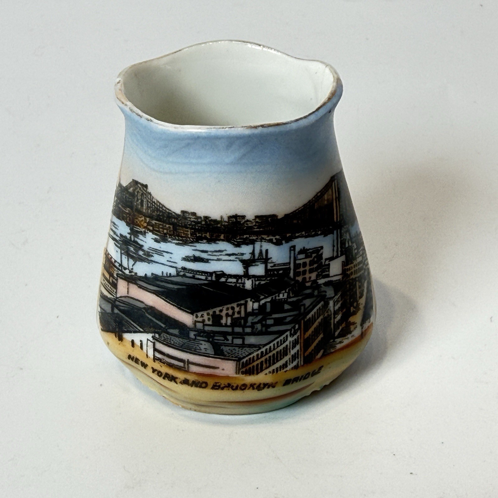 BROOKLYN BRIDGE NY NEW YORK Souvenir Porcelain China Vase Trinket ANTIQUE