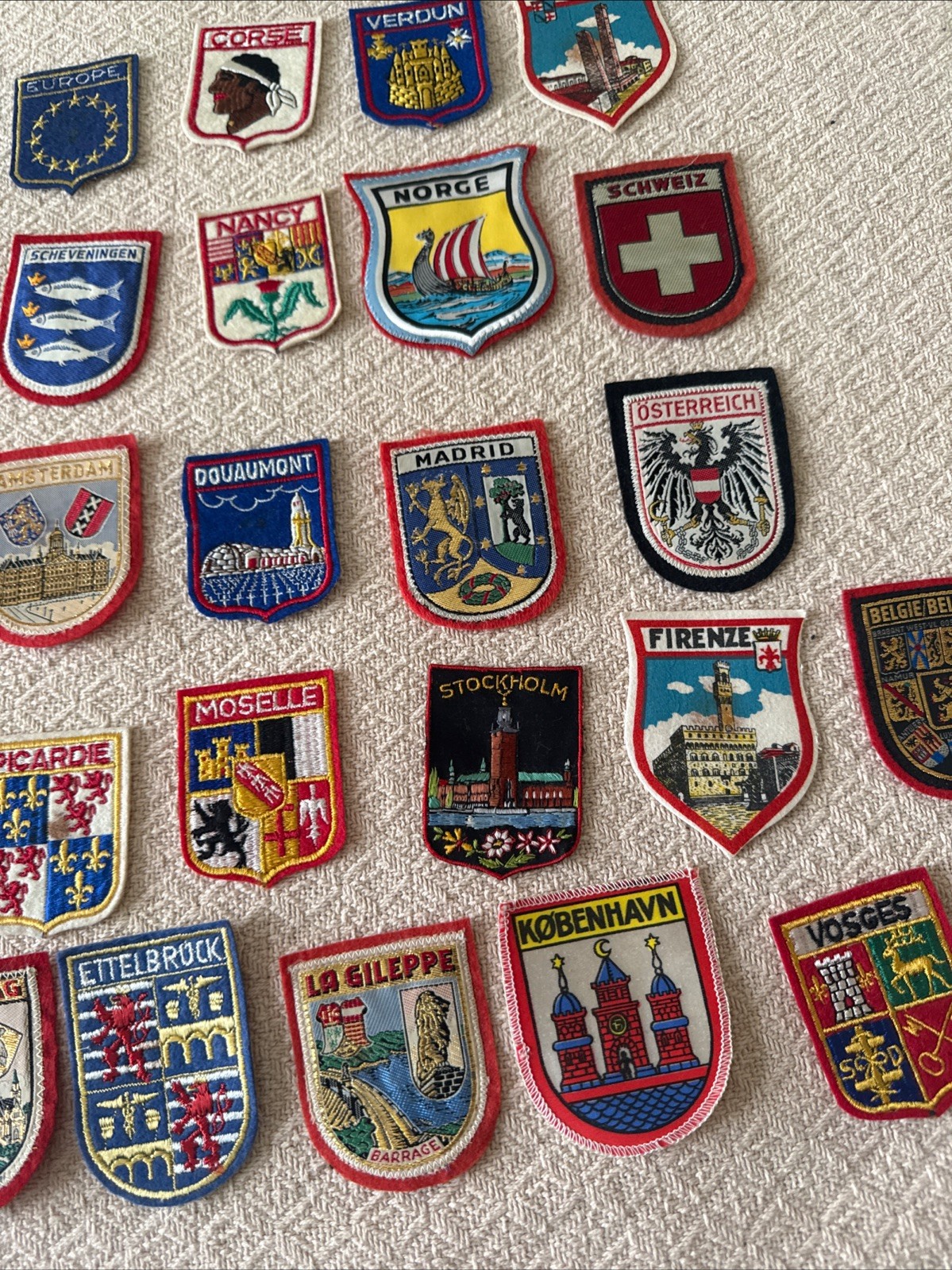 LG PRIVATE VINTAGE COLLECTION OF EUROPEAN CITY-COUNTRIES PATCHES EMBROIDERED