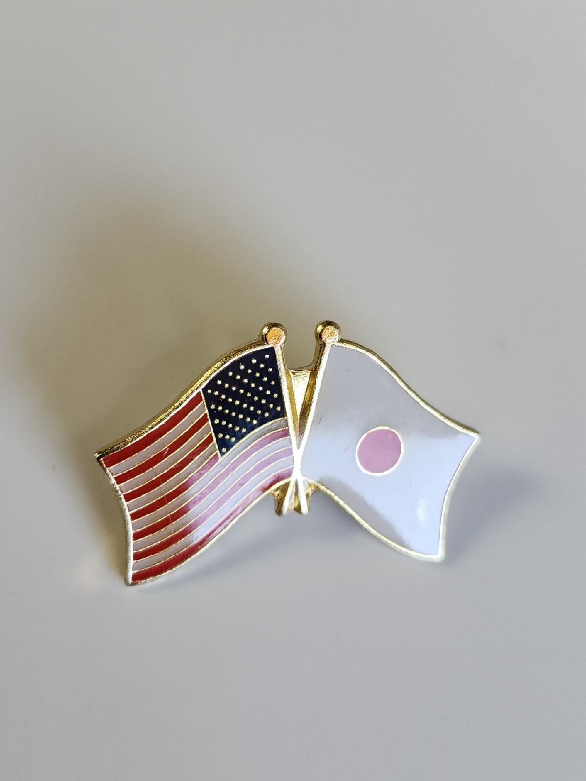 United States & Japan Friendship Crossed Flags Lapel Pin