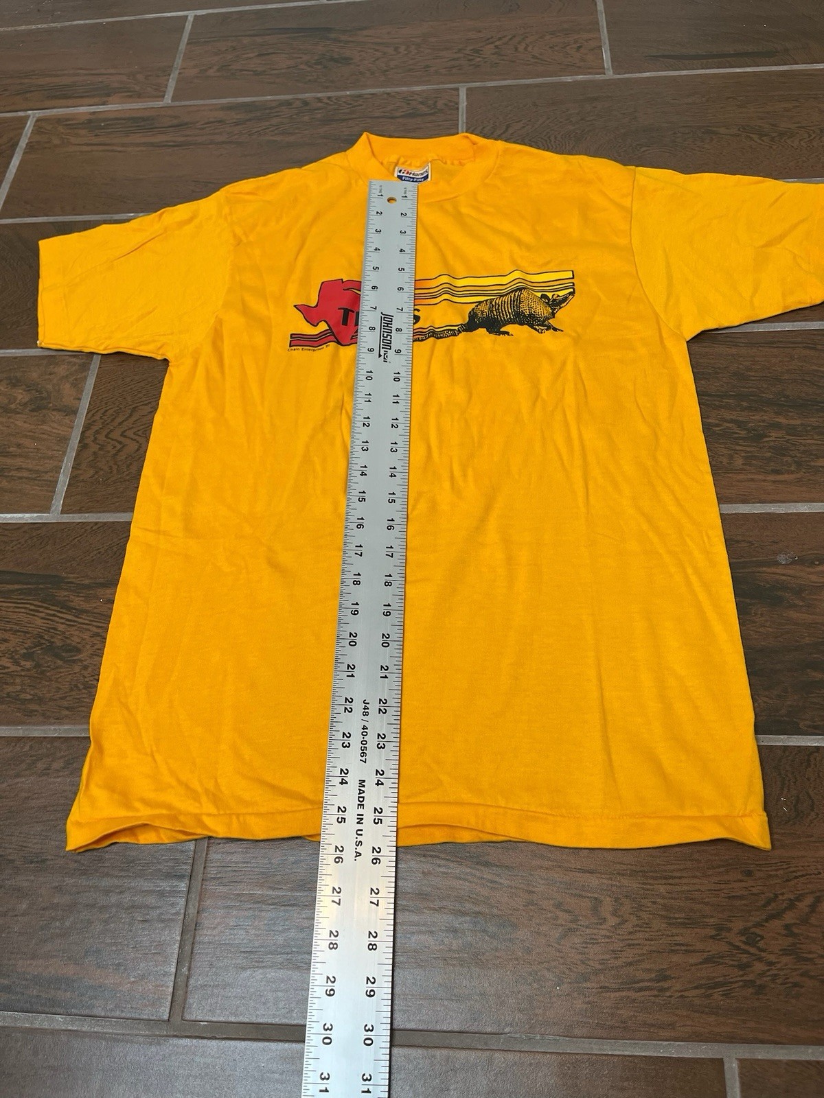 Vintage 80’s Hanes State Of Texas Armadillo Single Stitch T-Shirt Size L Yellow