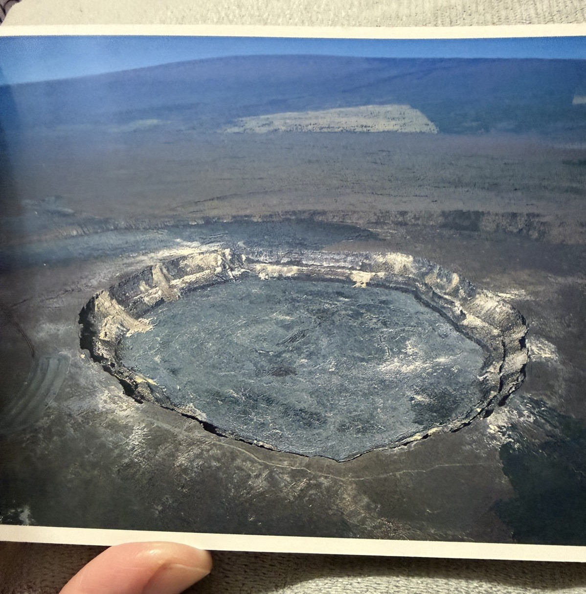 26 UNUSED Hawaii Postcards 17 in Volcano Book +9 in Nat’l Park sleeve