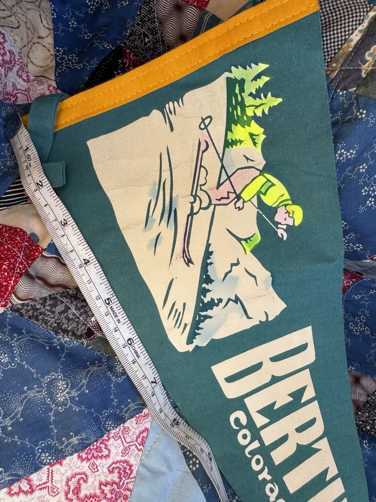 2 Colorado Vintage Souvenir Felt Pennants Skiing Berthoud Pass & Lookout Mtn