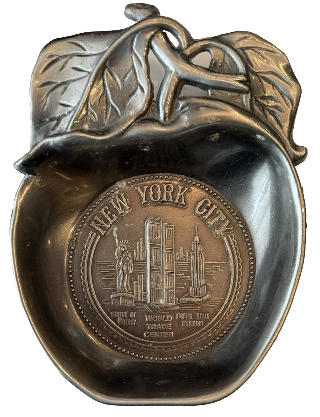 Vintage NYC Big Apple-World Trade Ctr.-Souvenir Ashtray Trinket Dish-5″ x 3.75″