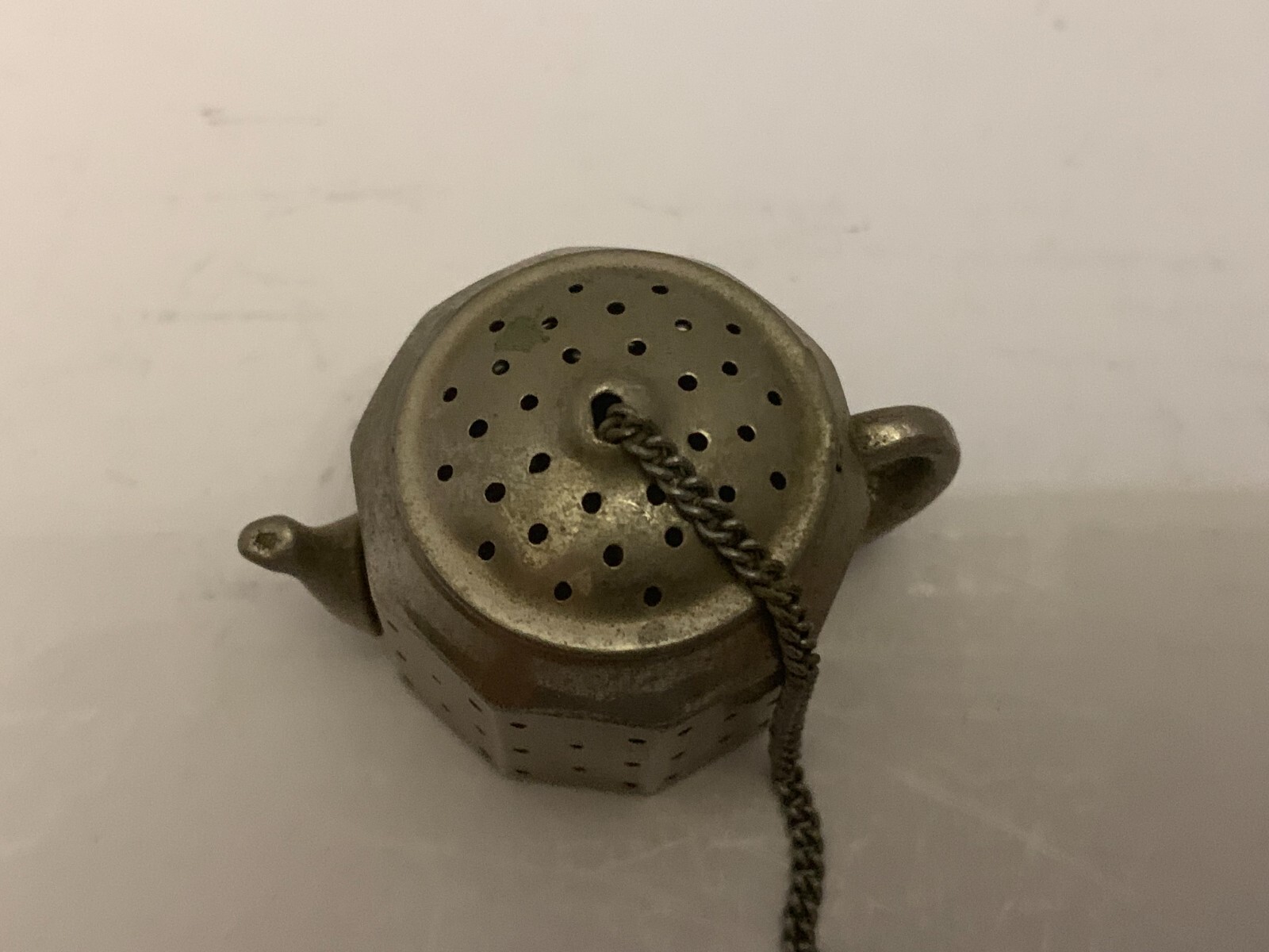 Vintage The Wrigley Building Chicago Illinois Souvenir Mini Teapot Tea Ball