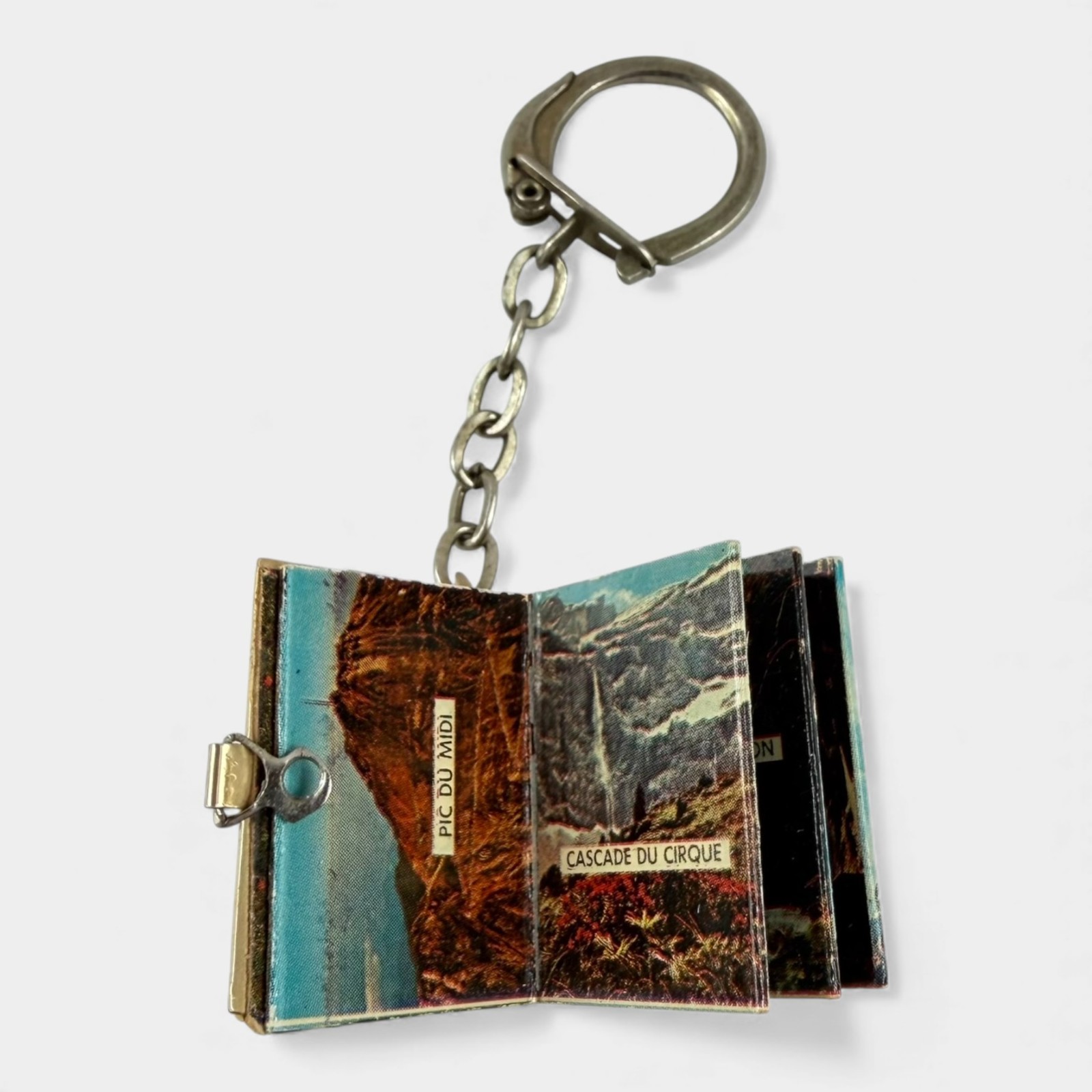Vintage France Mini Photobook Keychain Chien des Pyrenees