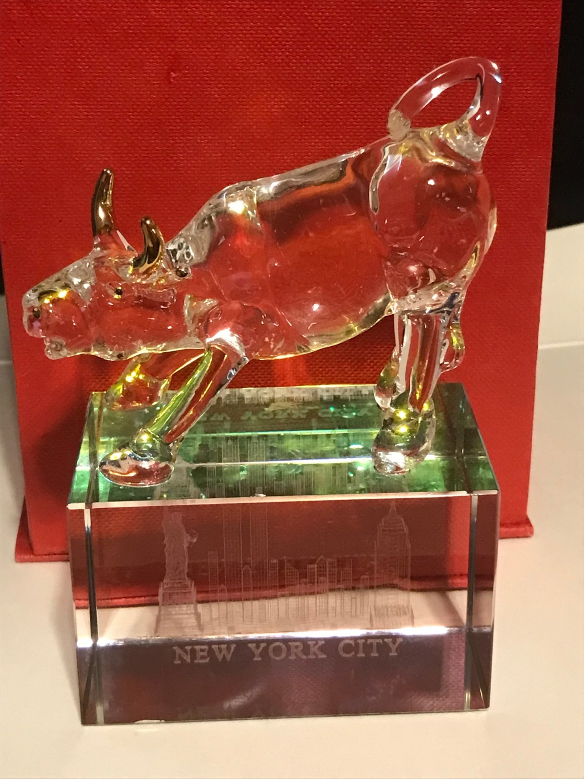 NYC Souvenir Wall Street Bull New York City Etched Glass Paperweight Twin Towers