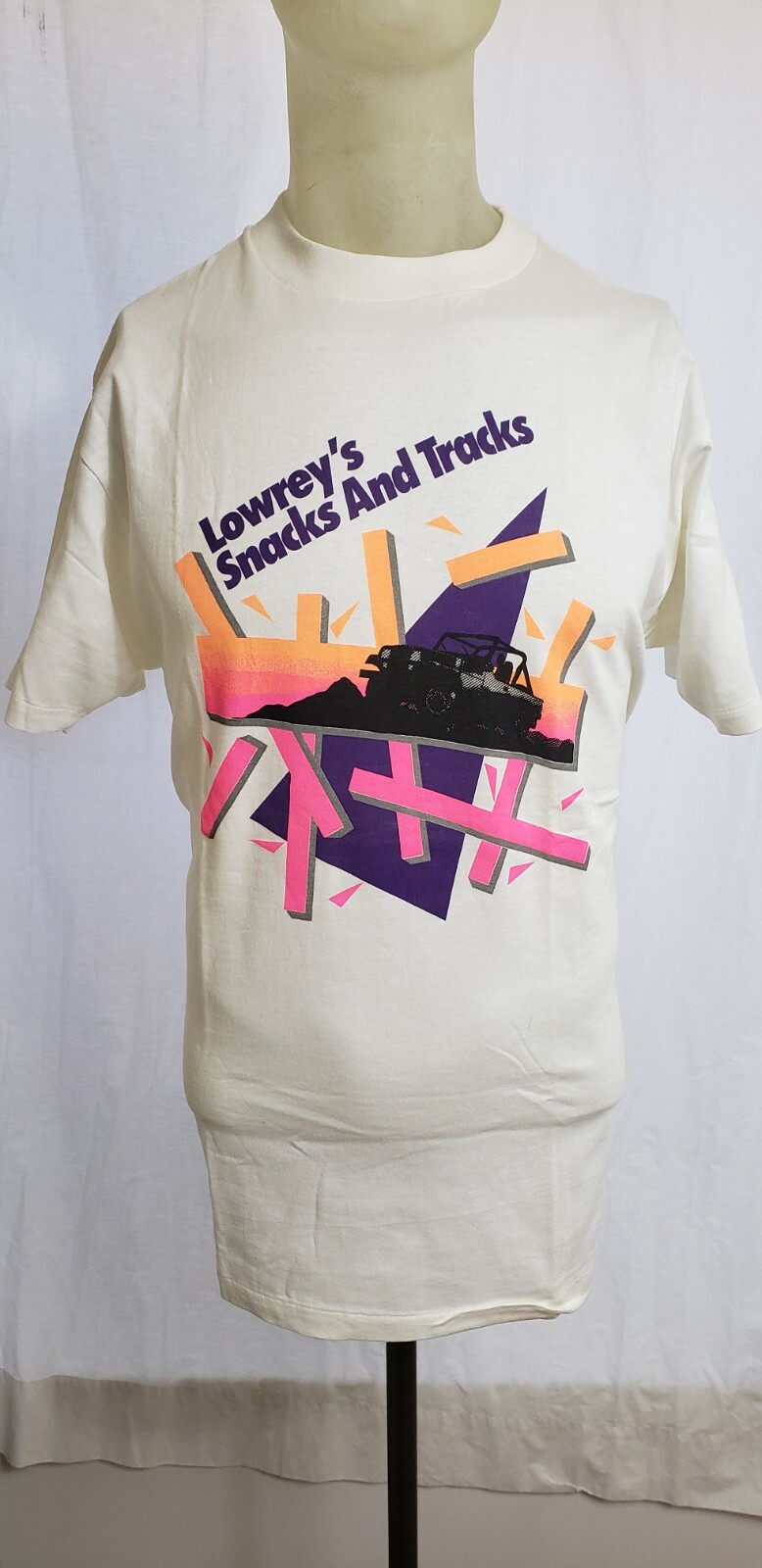 Vintage Mid-1980’s Lowrey’s Snacks & Tracks Graphic T-shirt Sz Large Short Sleev