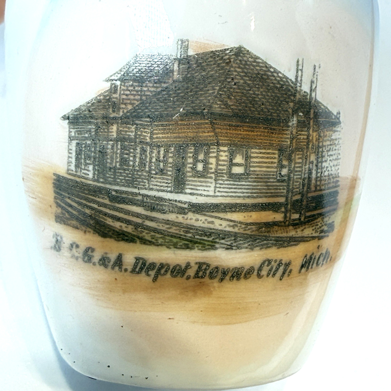 BOYNE CITY MICHIGAN MI Antique B.C.G. & A DEPOT Souvenir GOLD WHEELOCK VASE