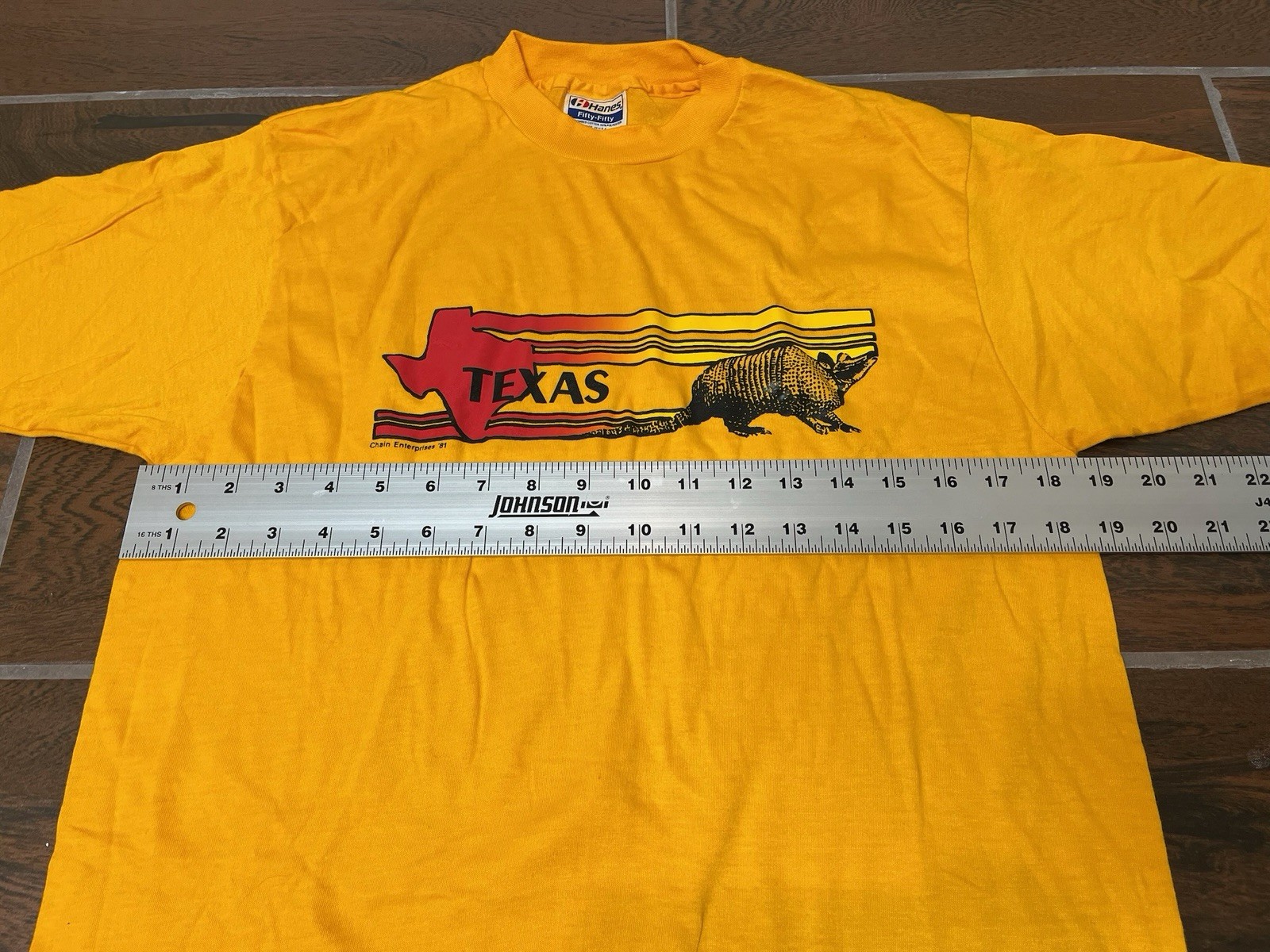 Vintage 80’s Hanes State Of Texas Armadillo Single Stitch T-Shirt Size L Yellow