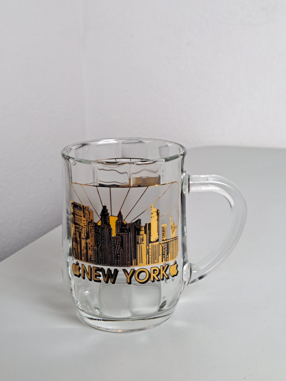 Vintage NEW YORK SKYLINE Glass Souvenir 4″ Mug Cup- Unbranded