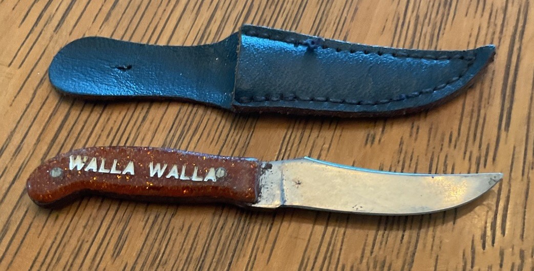 Walla Walla Washington Souvenir Miniature Knife & Leather Case Unbranded Old