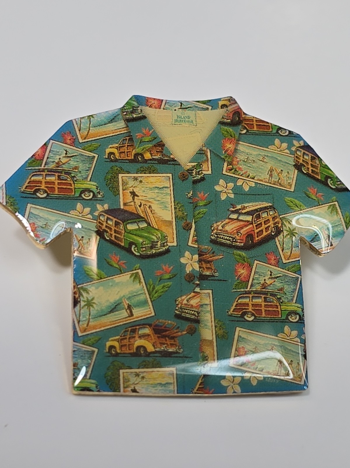 Hawaii Travel Souvenir Lapel Pin Hawaiian Shirt Paneled Station Wagon Post Cards