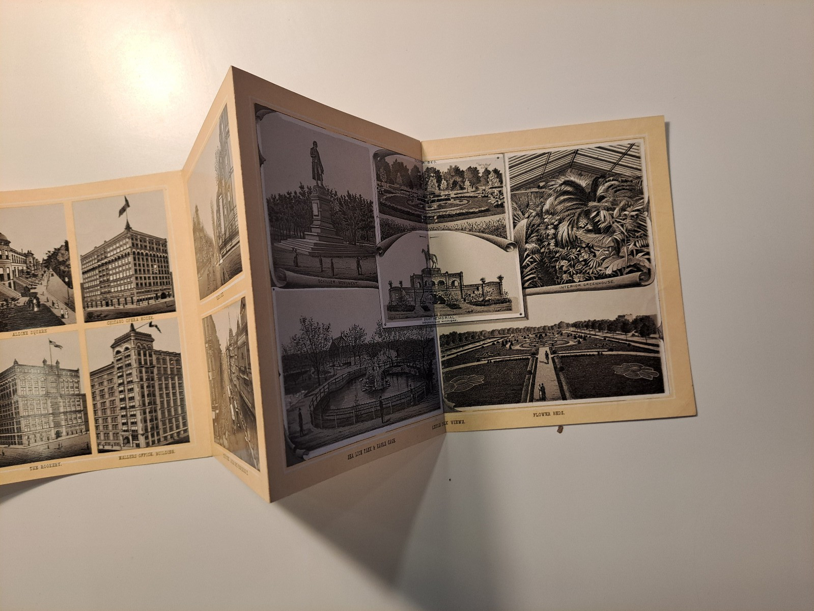 CHICAGO ILLINOIS souvenir fold out album of city views c. 1880s