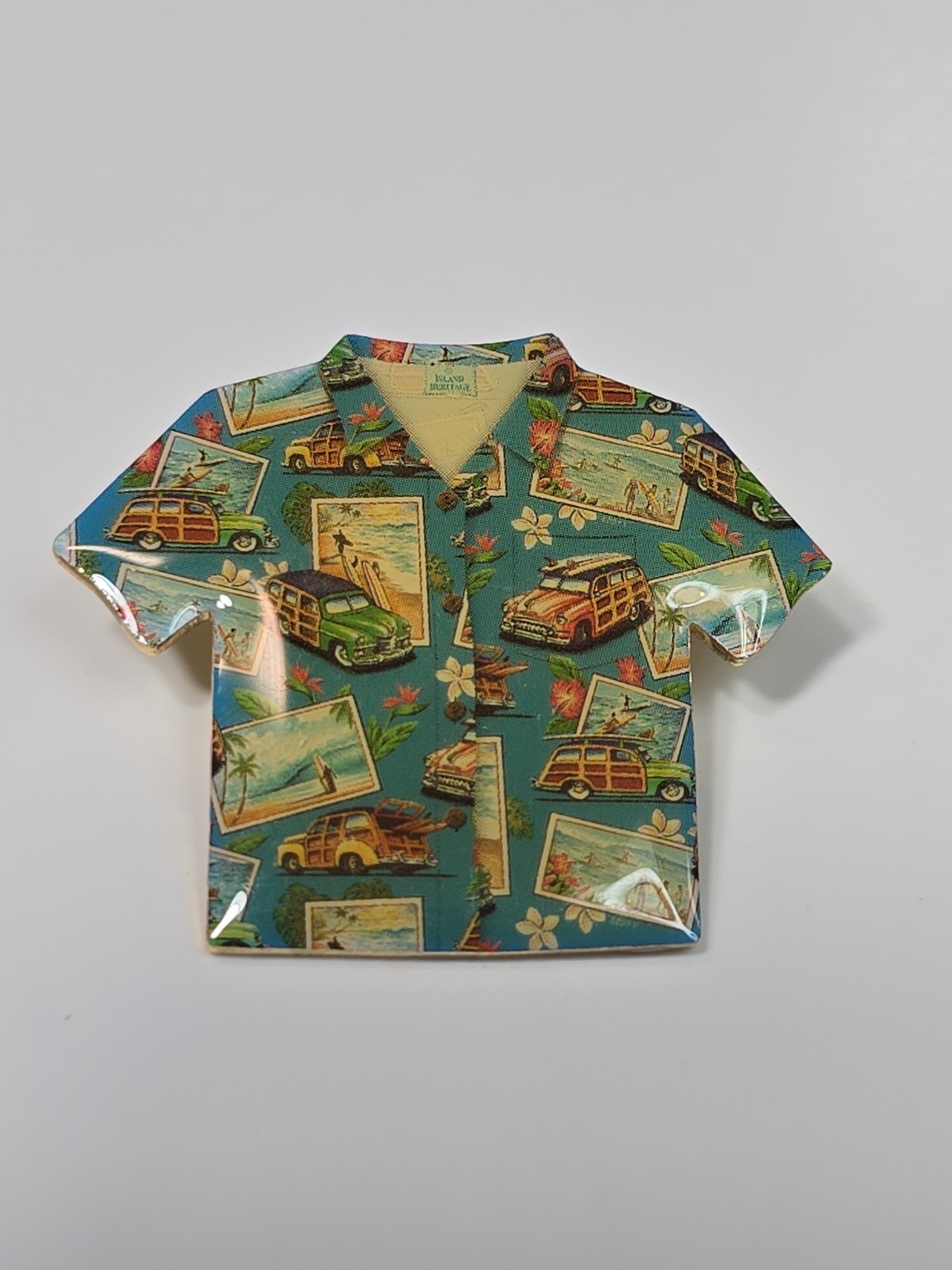 Hawaii Travel Souvenir Lapel Pin Hawaiian Shirt Paneled Station Wagon Post Cards