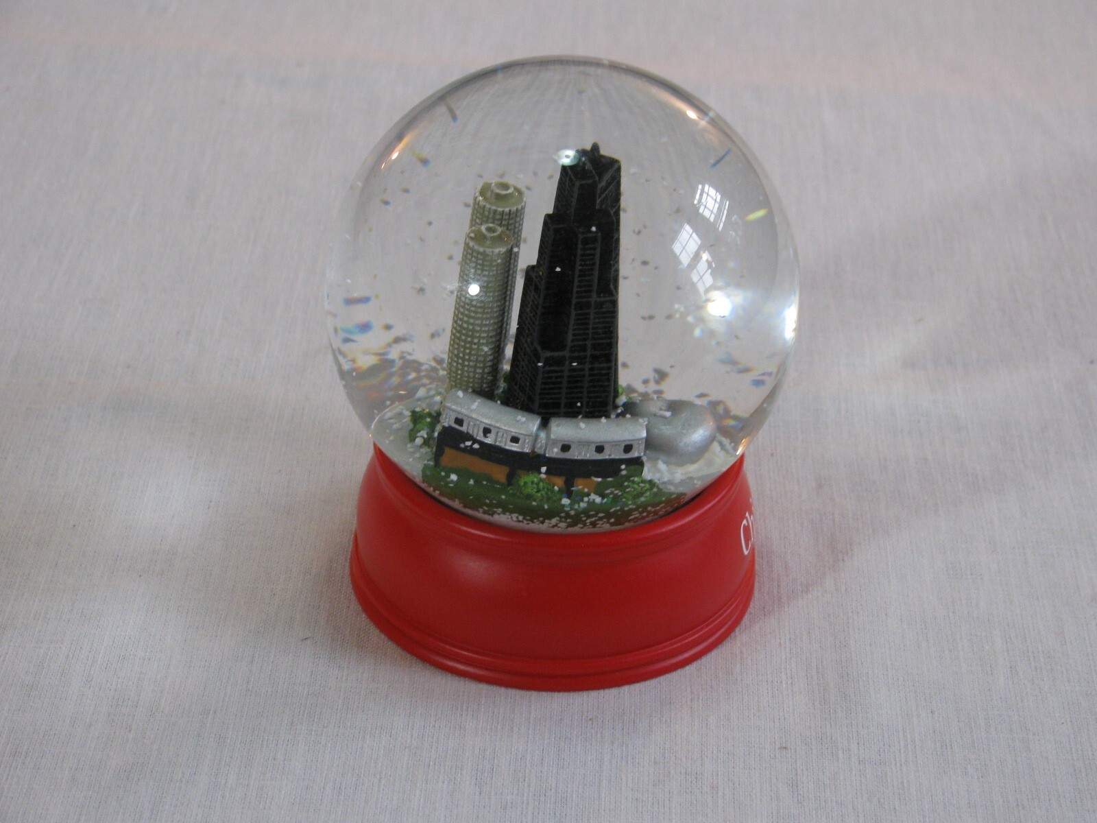 Chicago Skyline Snow Globe, Unbranded, Bean/El/Hancock/Sears/Water Tower rr