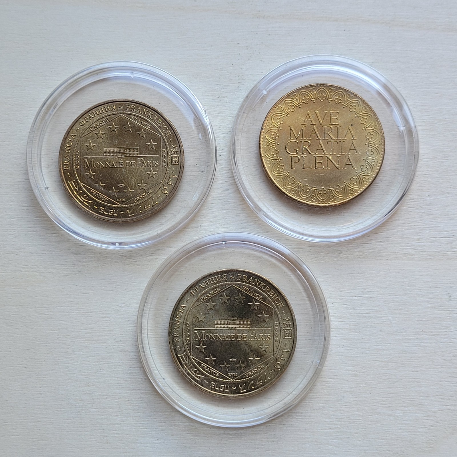 3 Paris France Souvenir Tokens Sacre Coeur Basilica, Eiffel Tower, Notre Dame