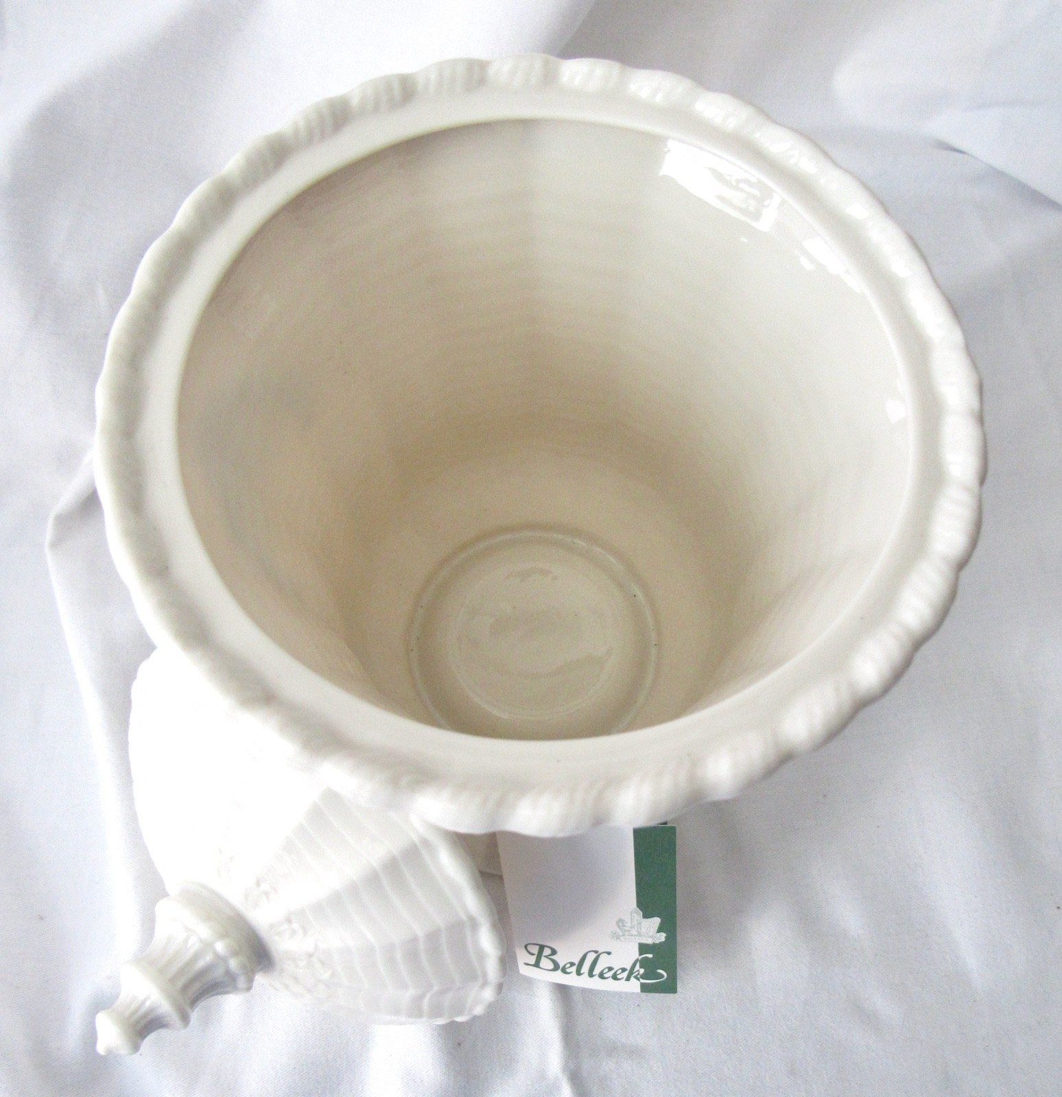 Belleek Ireland 1994 Irish America Business 100 Lidded Urn Trophy 12″ Pristine