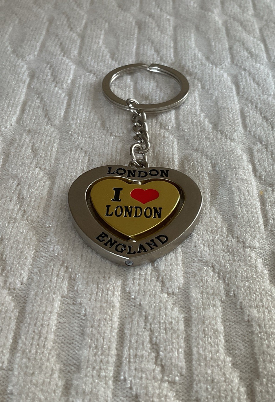 London UK Souvenir Spinner Keychain Gold Tone Shape: Rectangle 1.3 x 1.4”