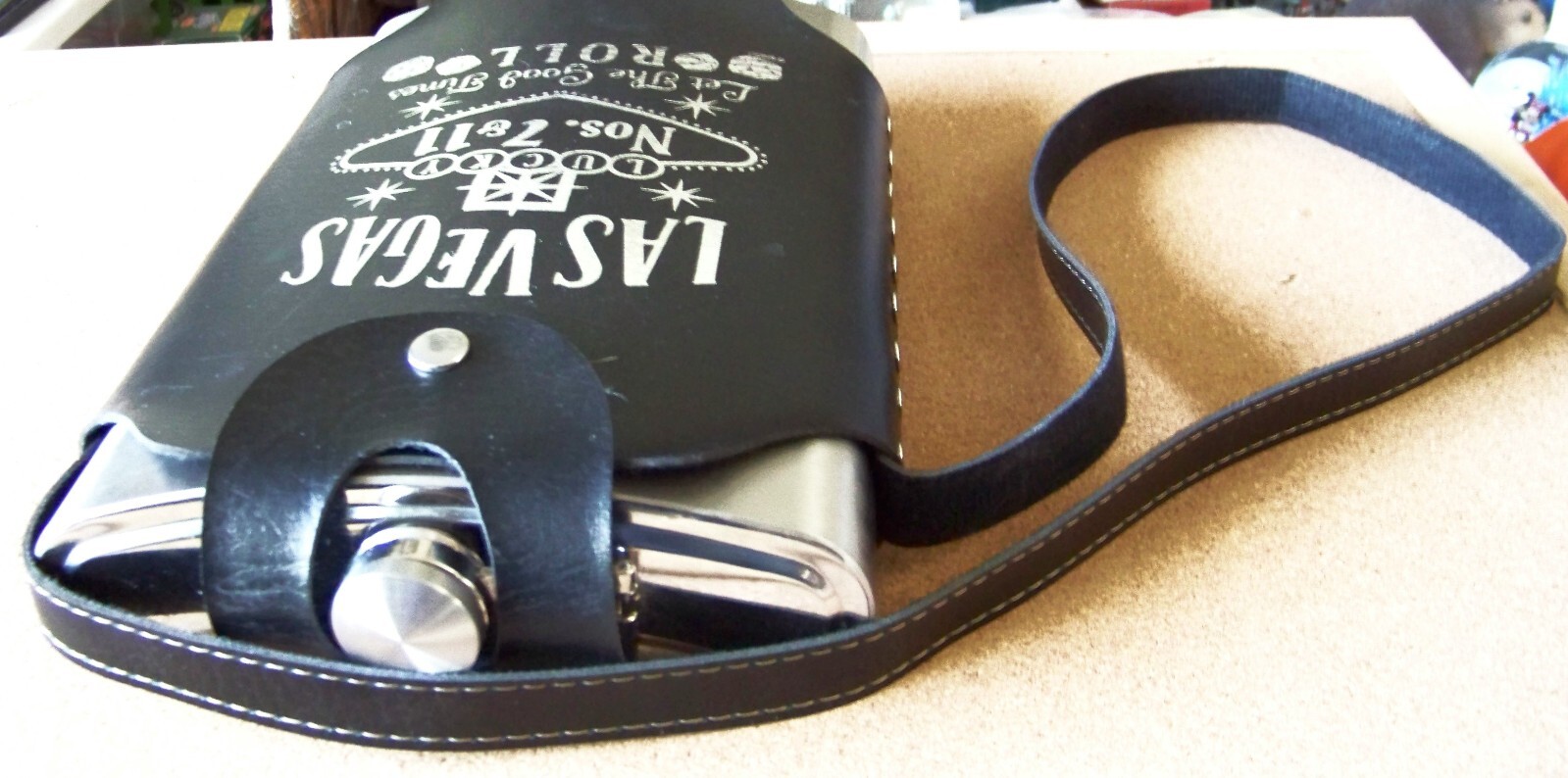 Las Vegas stainless steel flask large 64 oz with carry case & shoulder strap