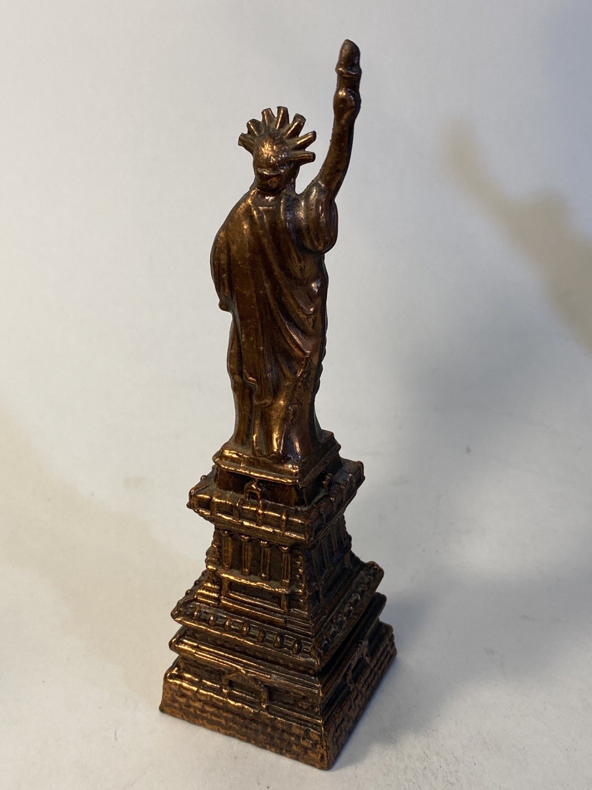 Vtg Statue of Liberty Thermometer Figurine 6″ Brass Tone Metal Made in Japan