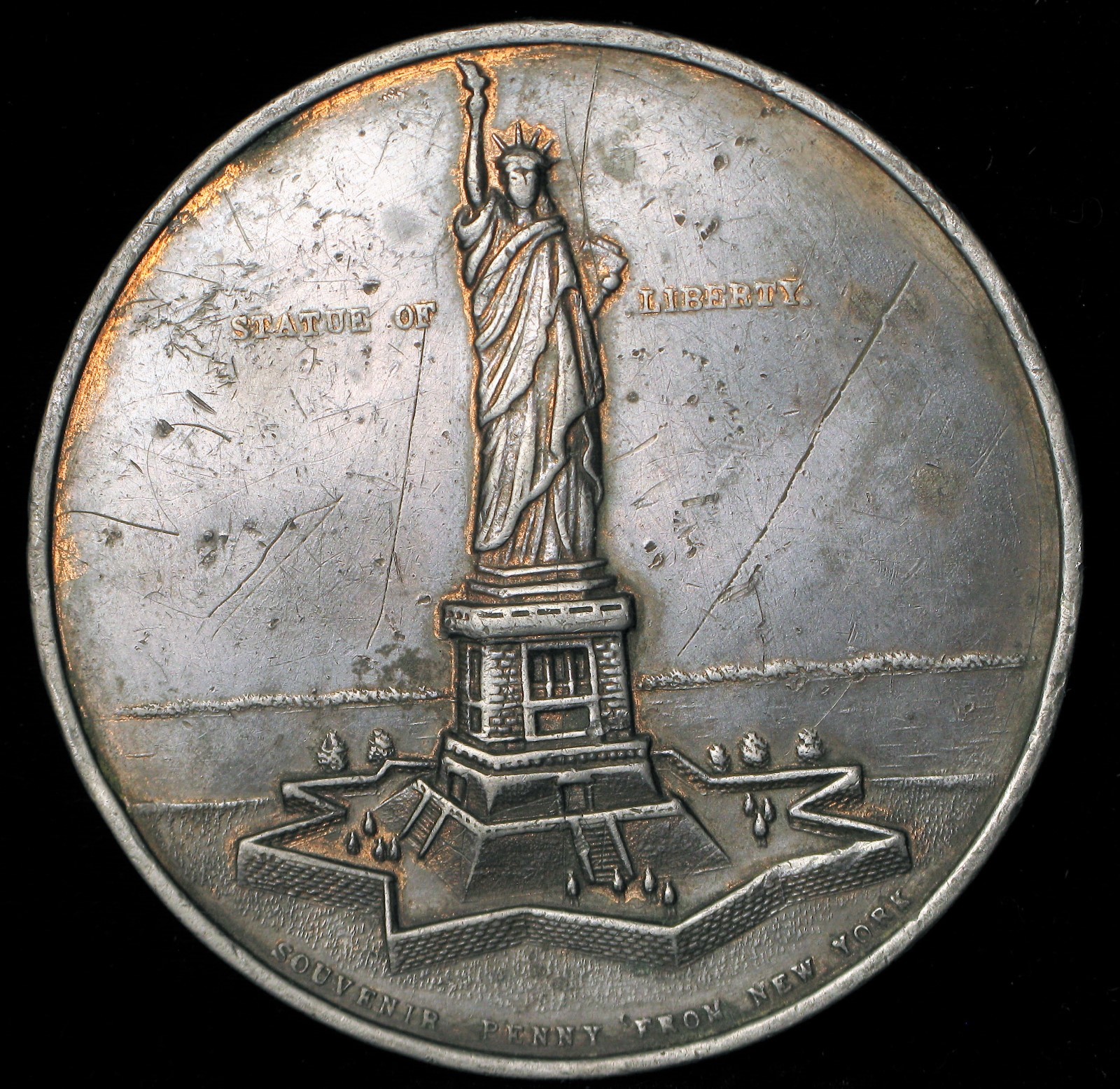 NEW YORK CITY ADVERTISING STATUE OF LIBERTY LUCKY INDIAN HEAD PENNY PAPERWEIGHT