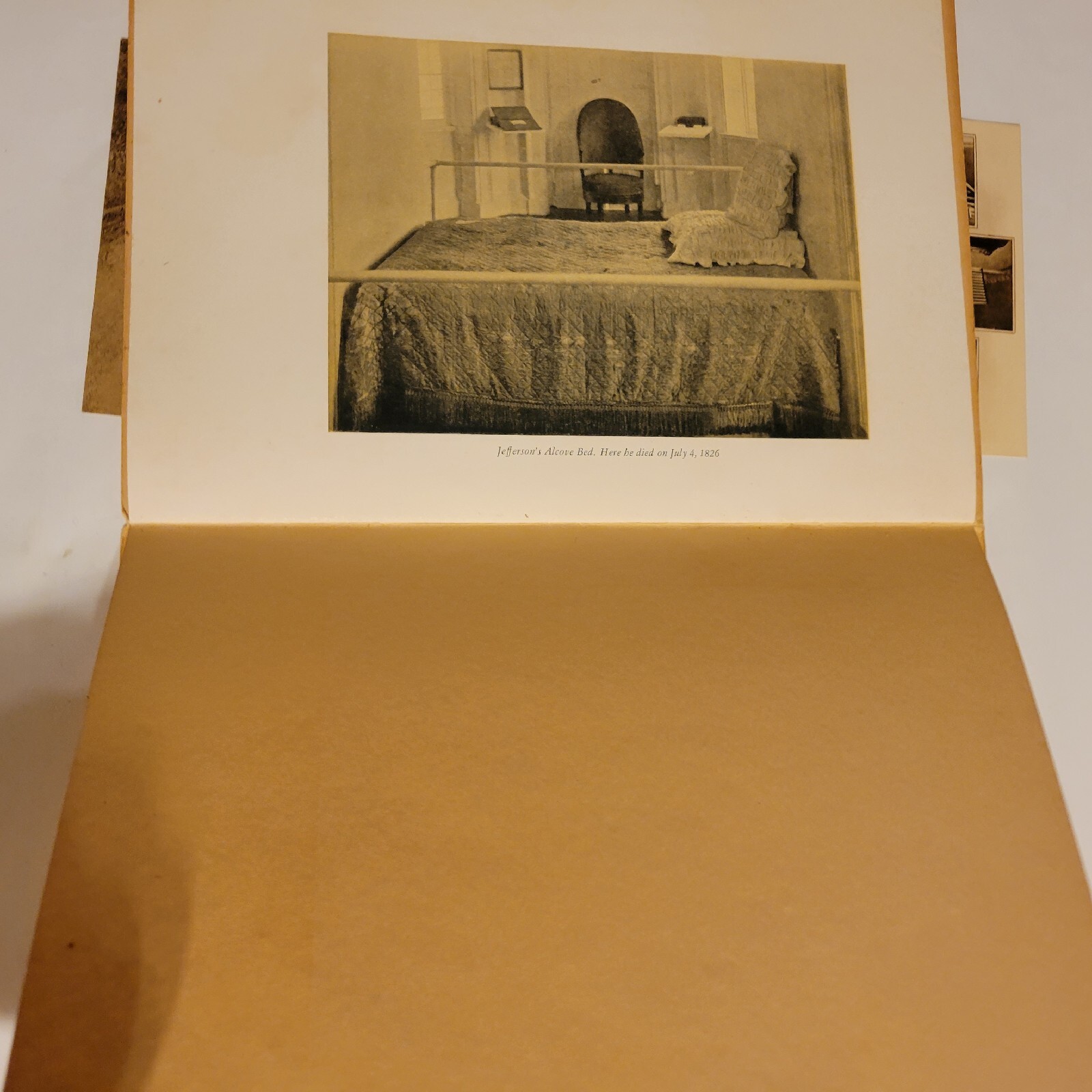 1933 MONTICELLO OFFICIAL SOUVENIR BOOK W/ Postcards Thomas Jefferson