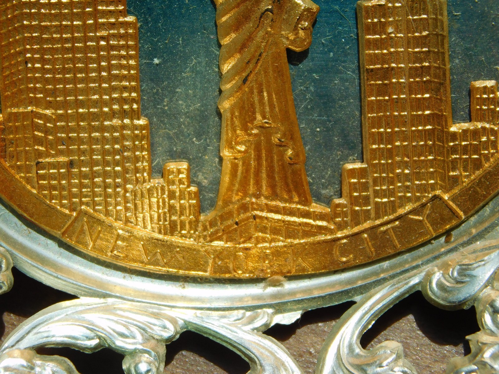 VINTAGE KT NEW YORK CITY STATUE OF LIBERTY EMPIRE STATE BLDG METAL HANDLED TRAY
