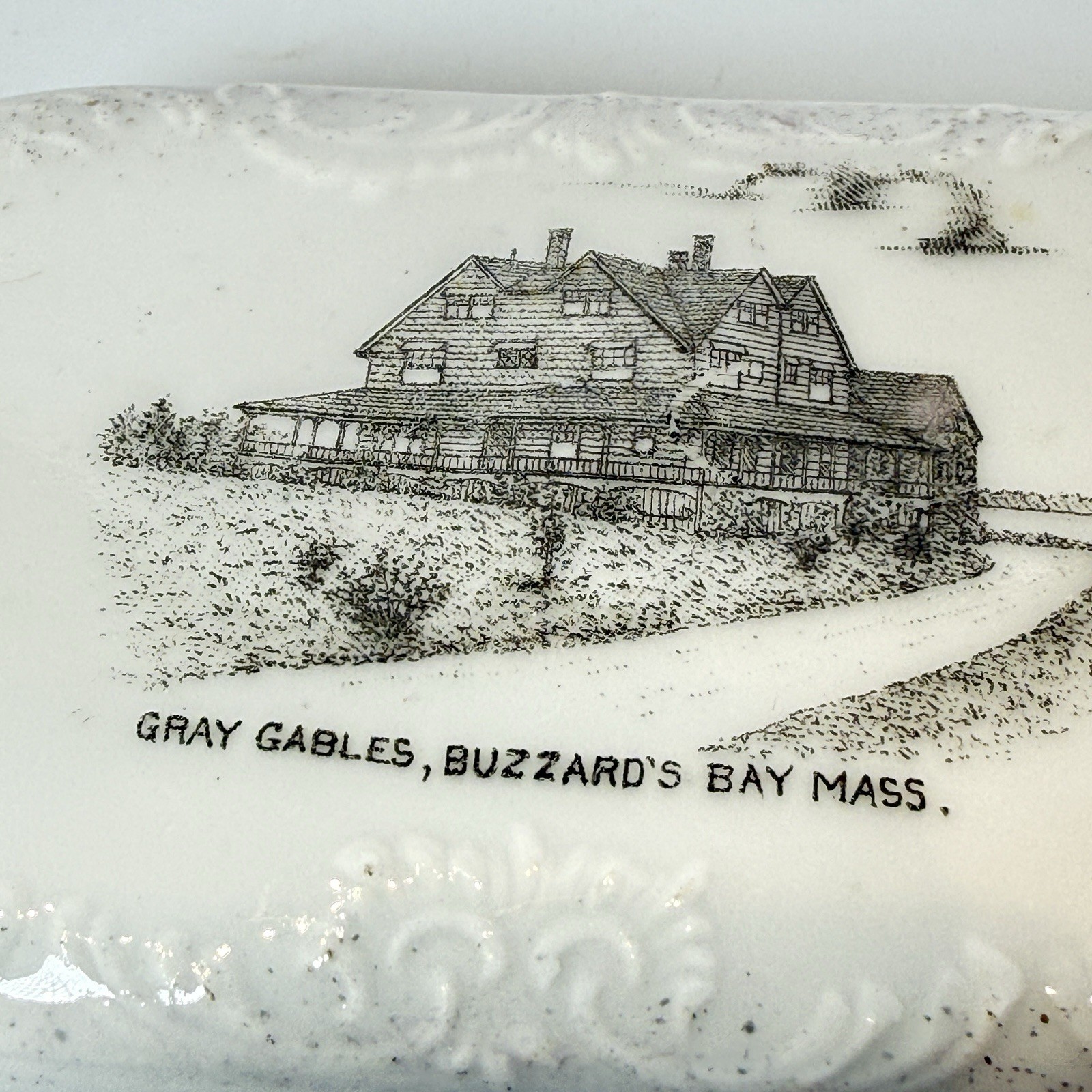 BUZZARDS BAY MA Massachusetts Souvenir Porcelain GRAY GABLES Paper Weight