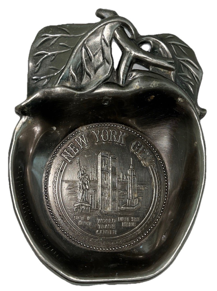 Vintage NYC Big Apple-World Trade Ctr.-Souvenir Ashtray Trinket Dish-5″ x 3.75″