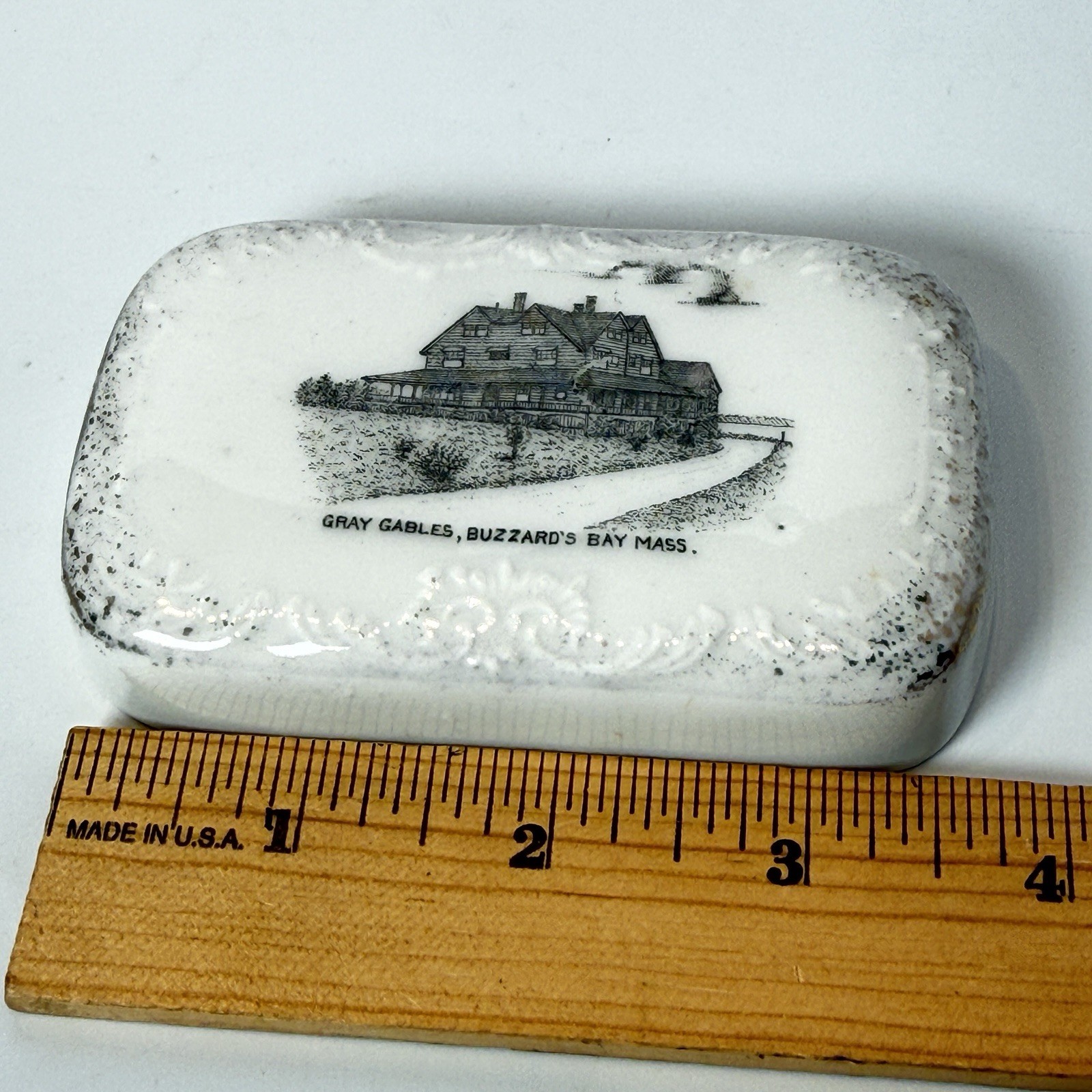 BUZZARDS BAY MA Massachusetts Souvenir Porcelain GRAY GABLES Paper Weight