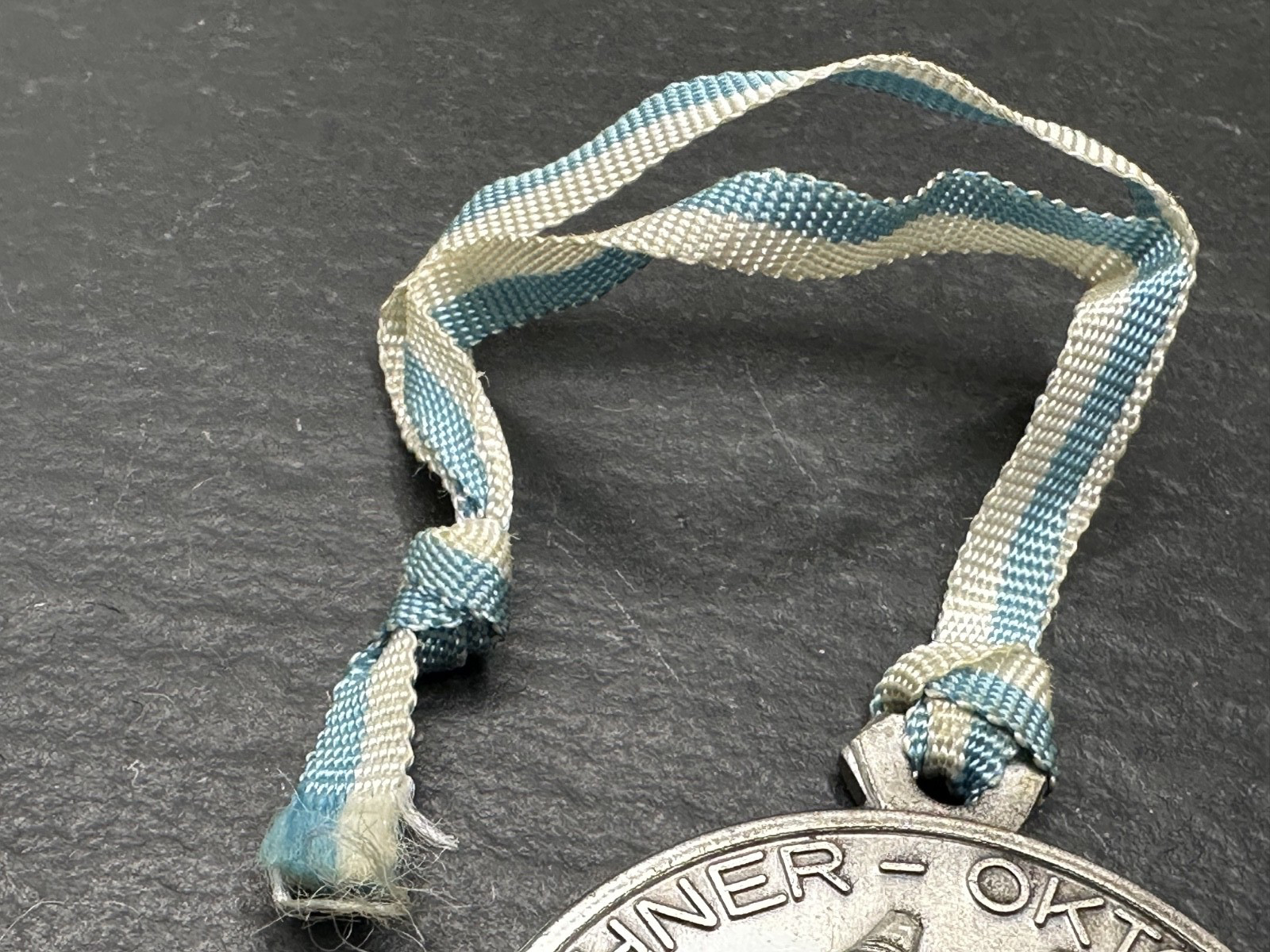 VINTAGE MUNICH GERMANY OKTOBERFEST COMMEMORATIVE MEDAL N288