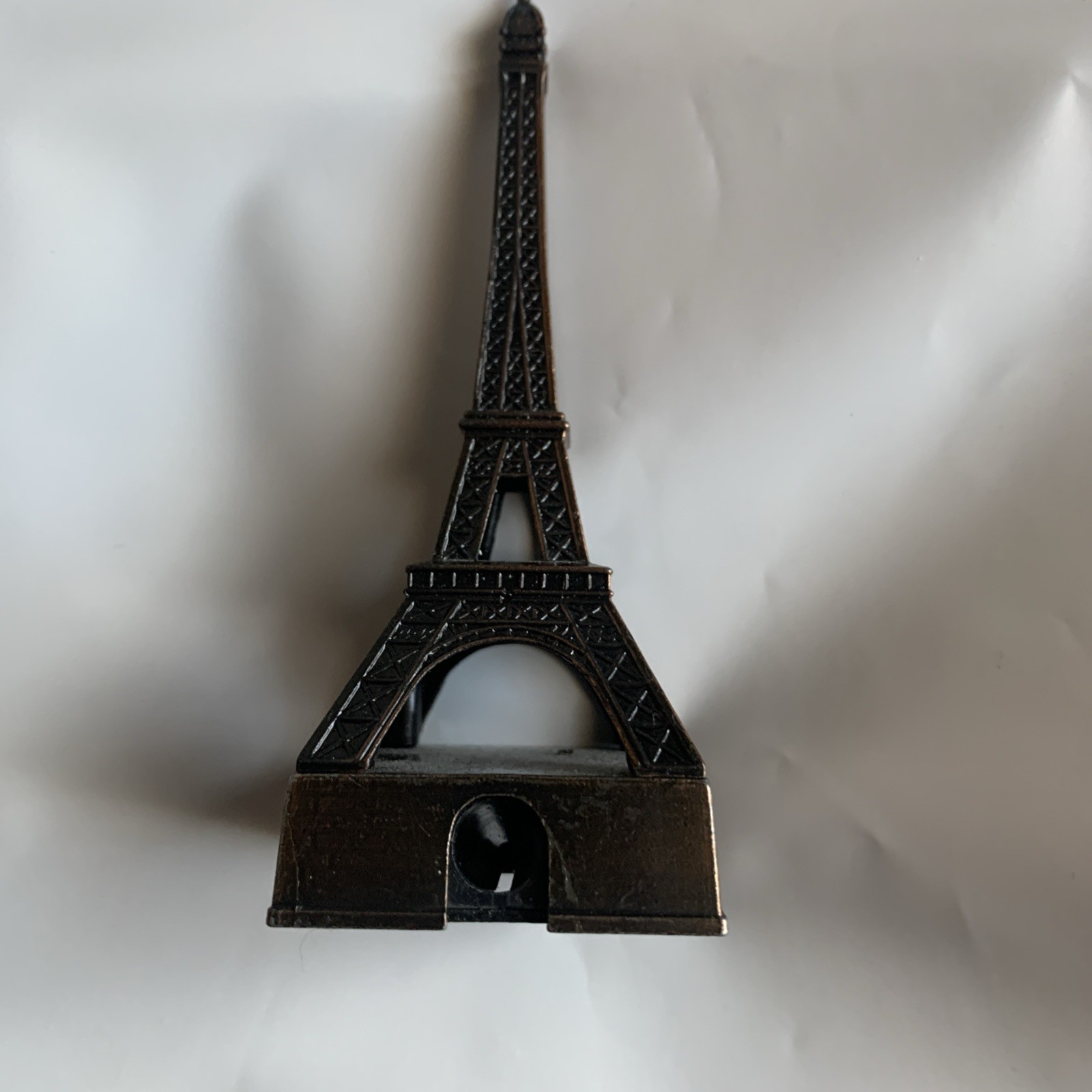 Vintage Unbranded Eiffel Tower Pencil Sharpener – 3-15/16″ Tall China