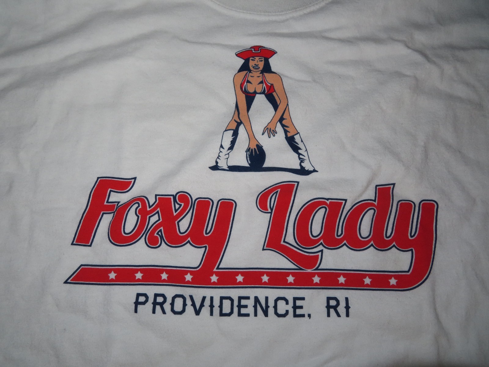 Vintage FOXY LADY Providence, RI (XL) T-Shirt NEW ENGLAND PATRIOTS