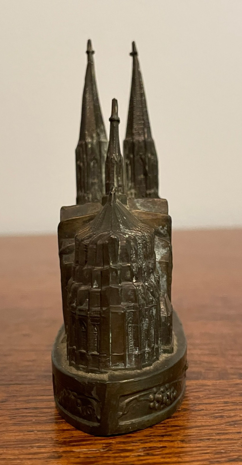 Vintage Dom-Köln Cologne Cathedral Bronze Tone Metal Souvenir Figurine Germany
