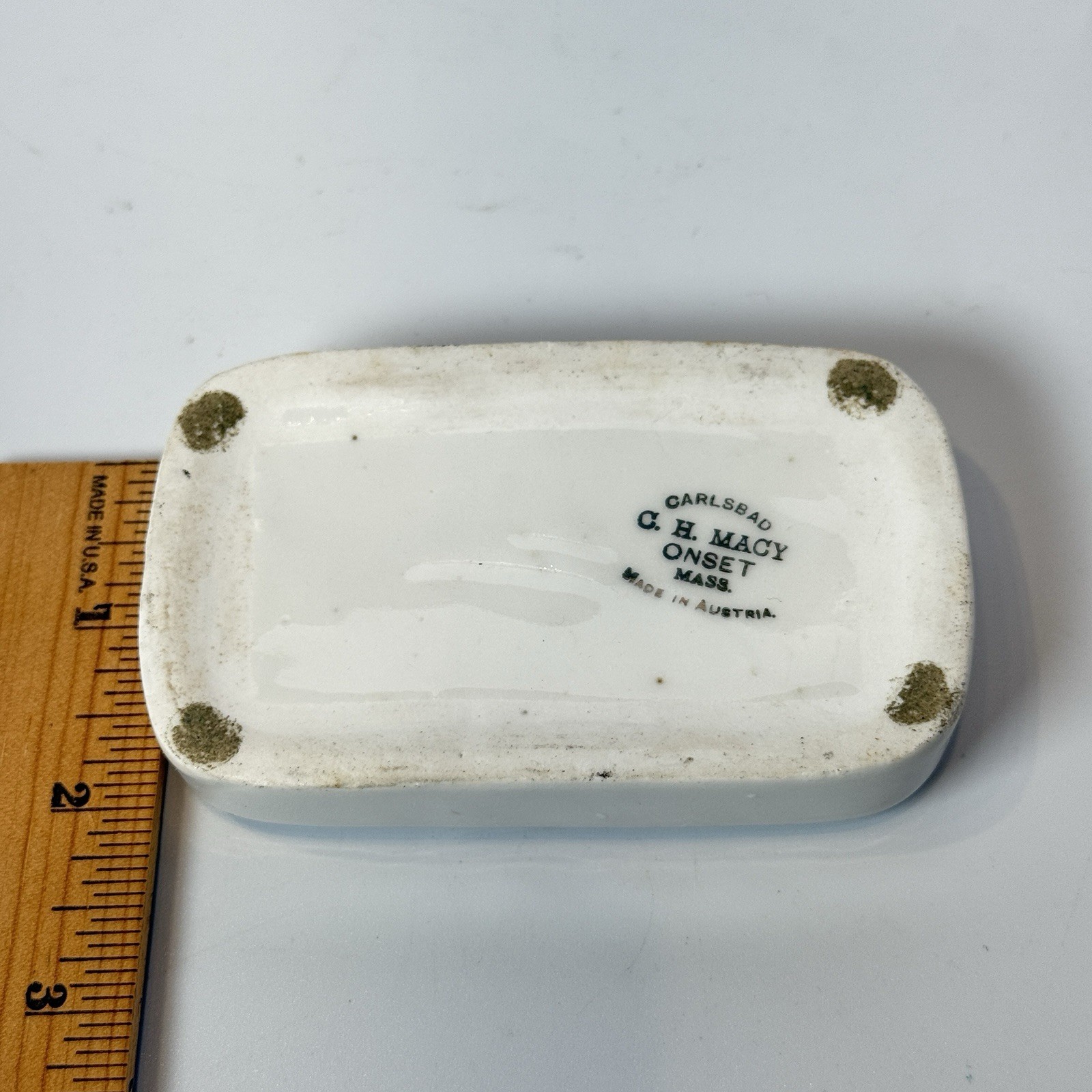 BUZZARDS BAY MA Massachusetts Souvenir Porcelain GRAY GABLES Paper Weight