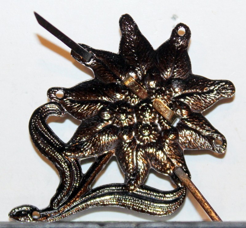 German Mountain Troops Gebirgsjäger Edelweiss Insignia Hat Cap Device Badge