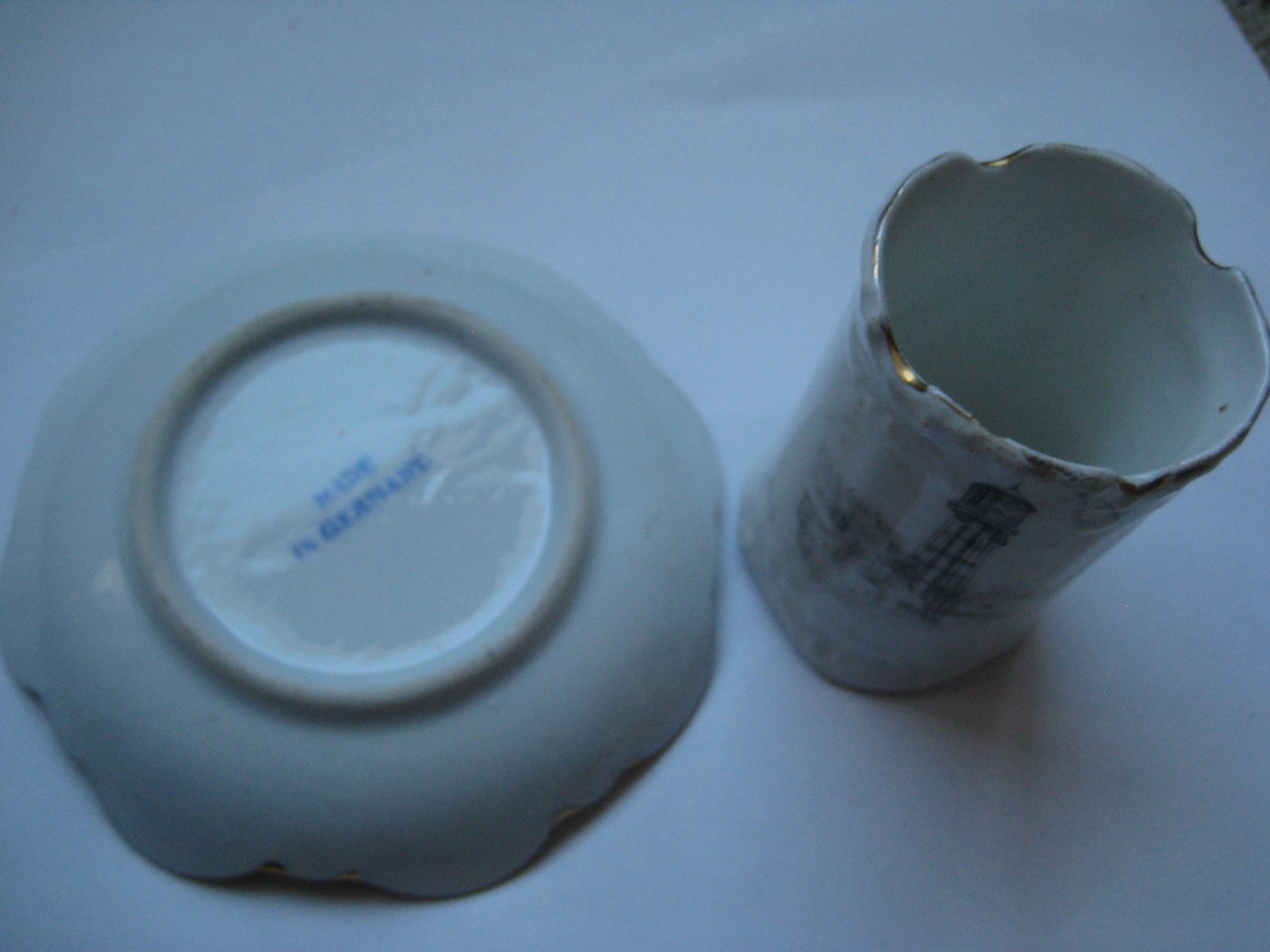 Dows Iowa Souvenir China Dish Public School & Vase, Watertower, Possibly Belmond