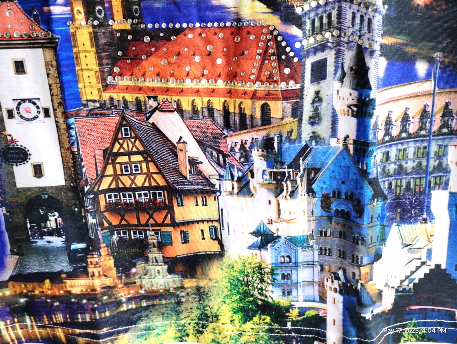 Sz.S/XS COOL T-Shirt. BLING AROUND GERMANY letters and middle all over print.