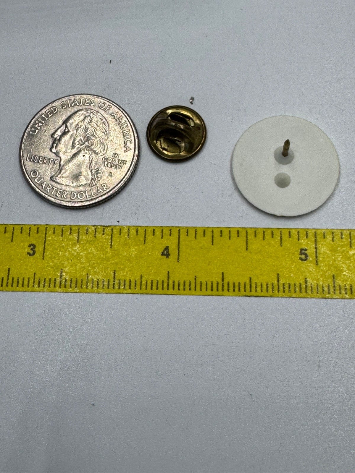 Vintage Town Of Paris 1850 Crest Logo Lapel Pin Souvenir Ontario Canada Plastic