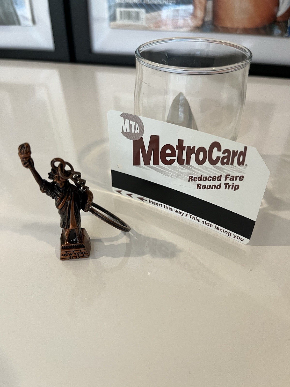 Statue of Liberty Keychain & NYC MetroCard Souvenir New York City (USA)