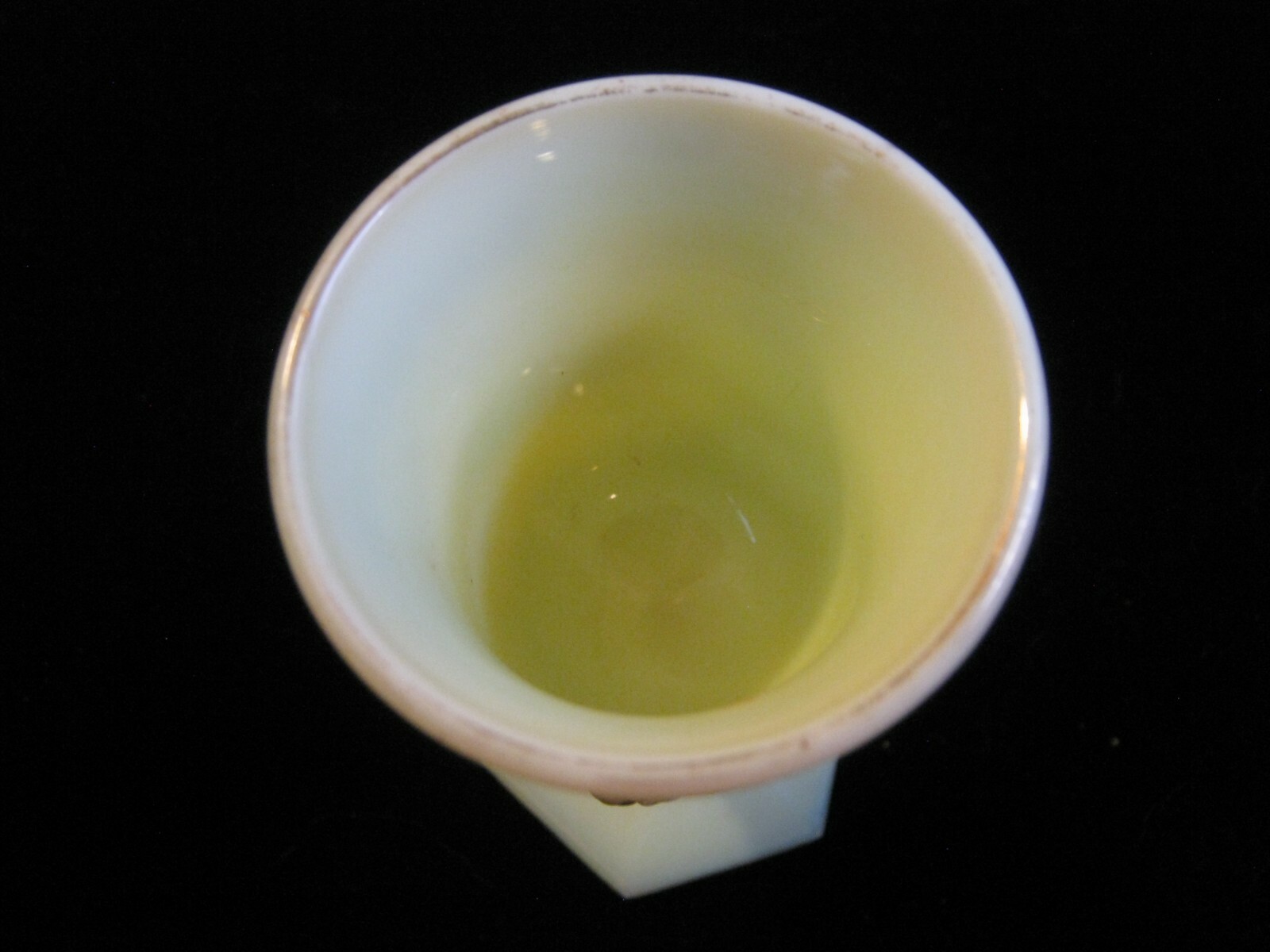 RED LODGE MONTANA 4″ Cordial by Jefferson Custard Glass Diamond w/ Peg 1904-1915