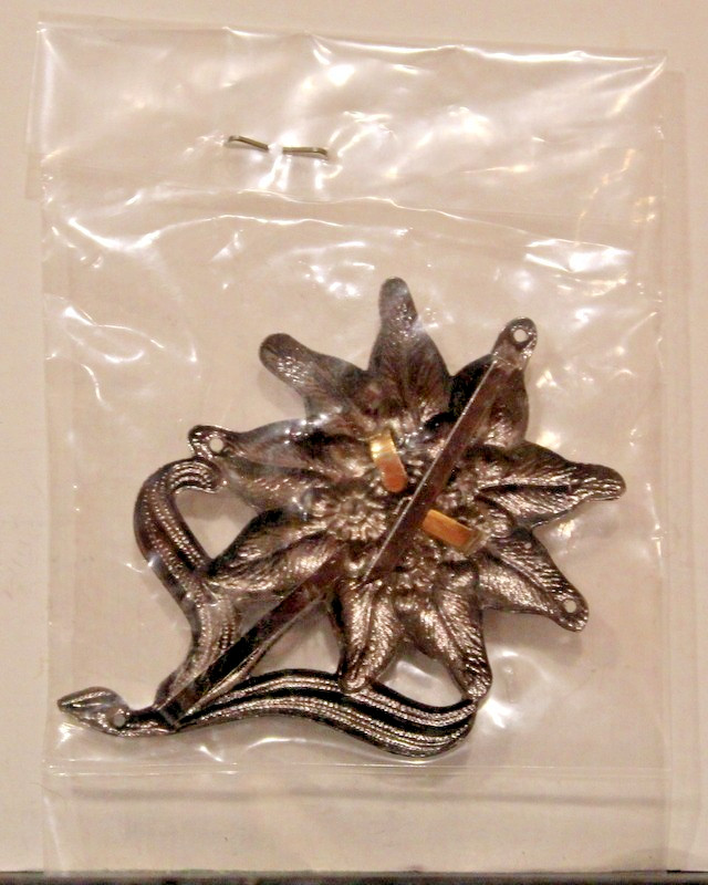 German Mountain Troops Gebirgsjäger Edelweiss Insignia Hat Cap Device Badge