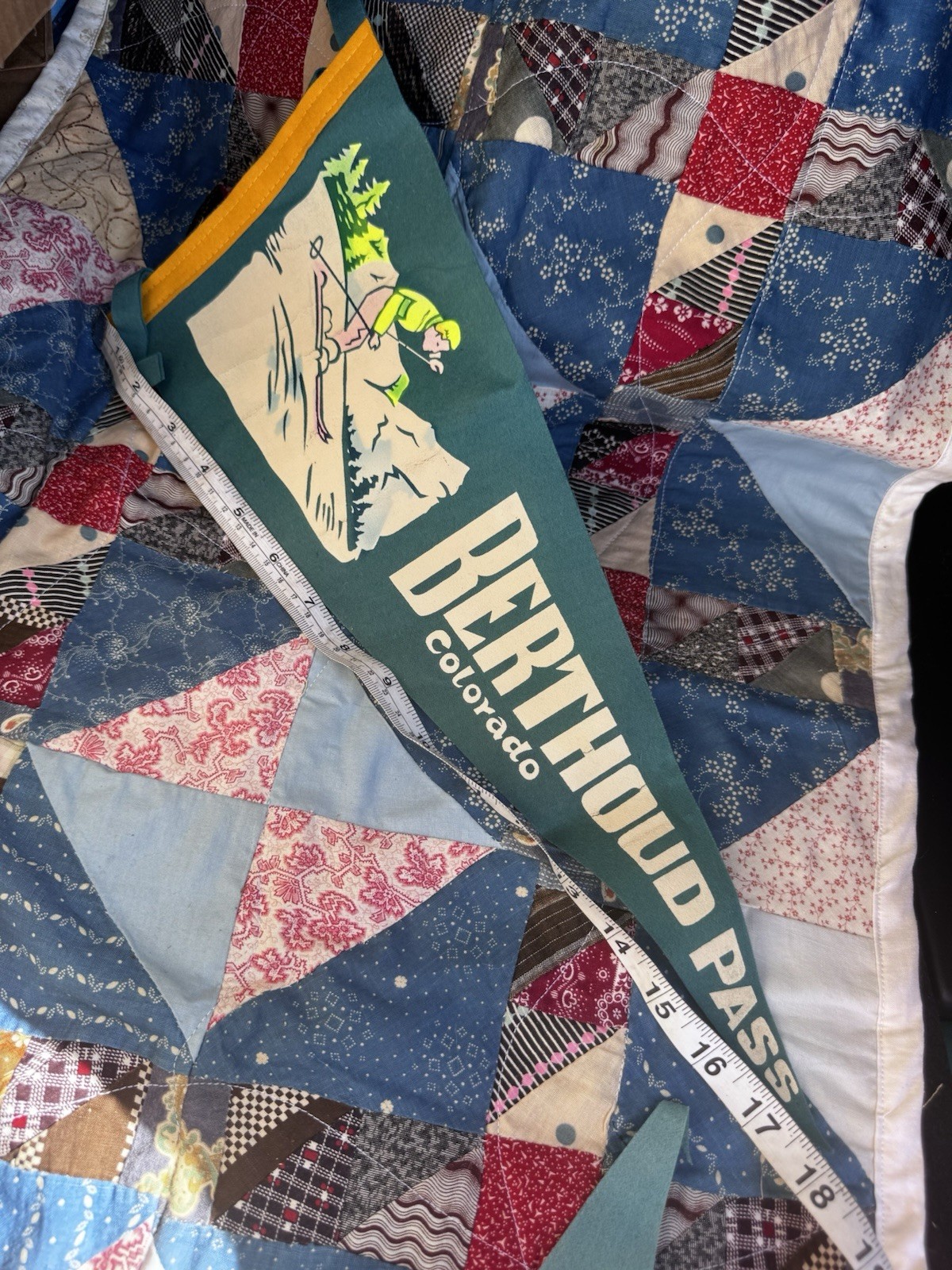 2 Colorado Vintage Souvenir Felt Pennants Skiing Berthoud Pass & Lookout Mtn