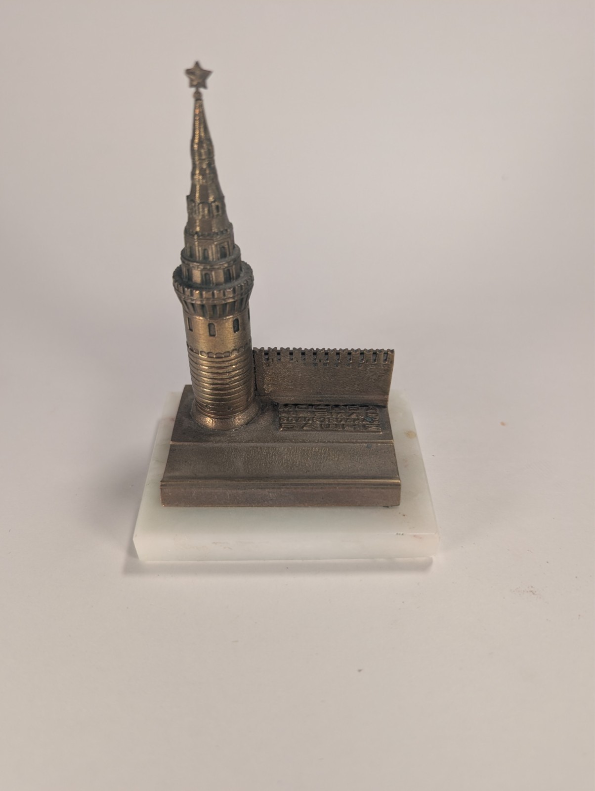 Retro Desktop Decor Base Moscow Vodovzvodnaya Tower Figure