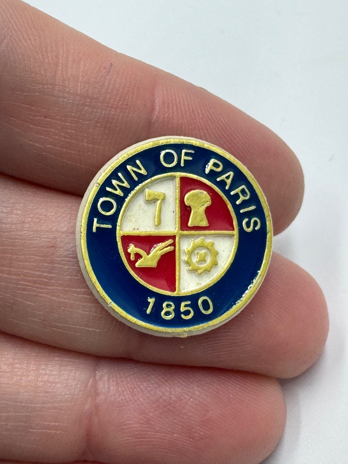 Vintage Town Of Paris 1850 Crest Logo Lapel Pin Souvenir Ontario Canada Plastic