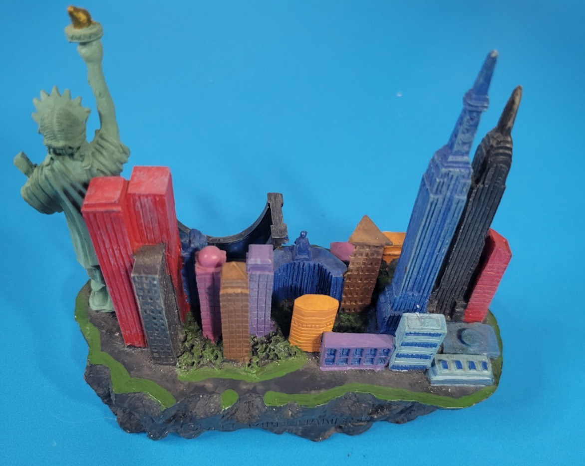 New York City Skyline Model Statue Souvenir Empire State Twin Towers